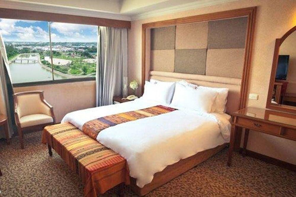 Ploy Palace Hotel Mukdahan Eksteriør billede