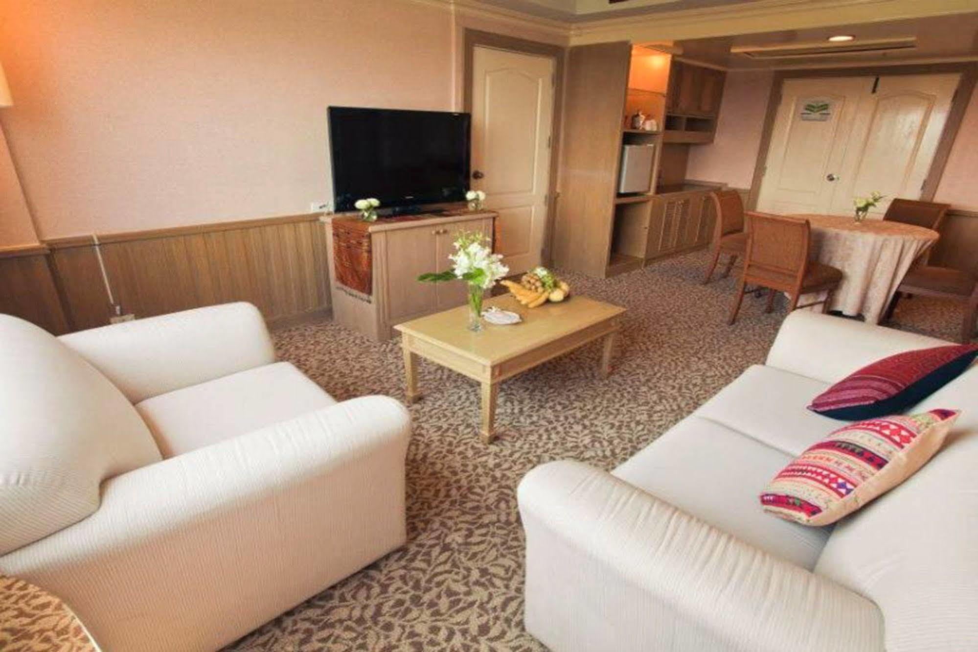 Ploy Palace Hotel Mukdahan Eksteriør billede
